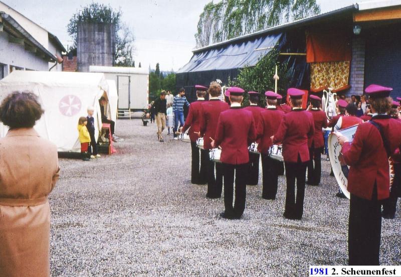 1981.19-2.Scheunenfest-Aufmarsch-Tambour-Corps-Wolperath